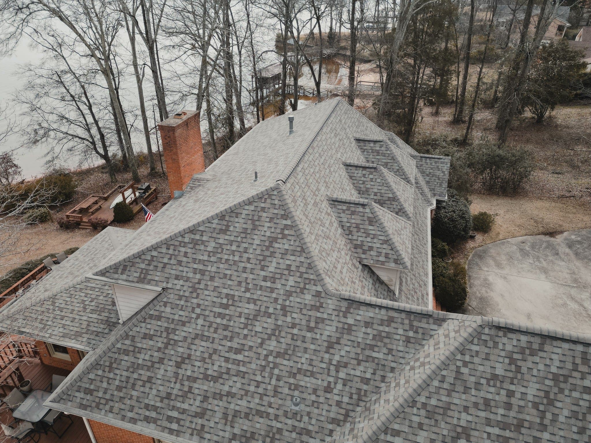 Lakefront architectural shingle
