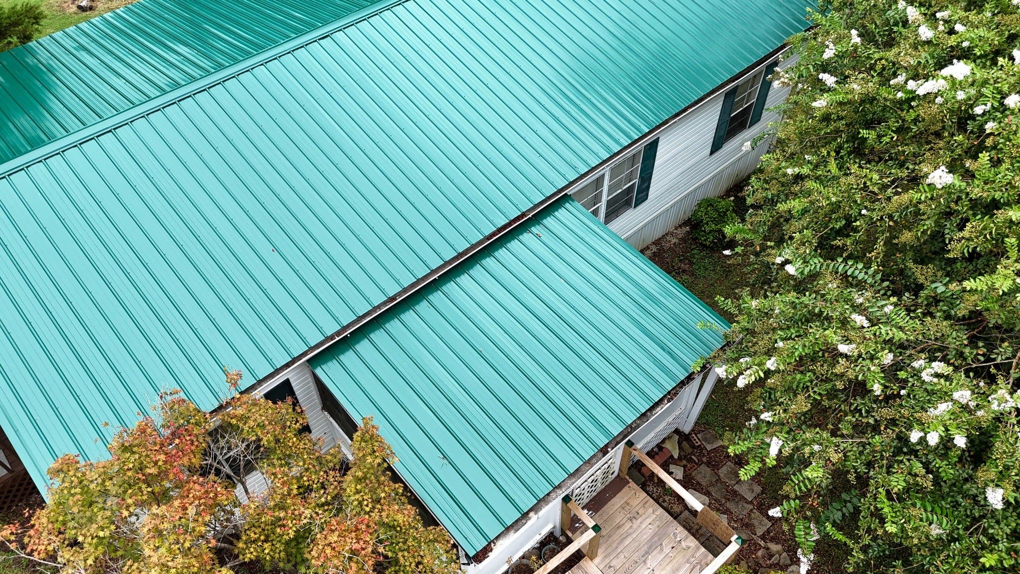 Standing seam residence — teal
