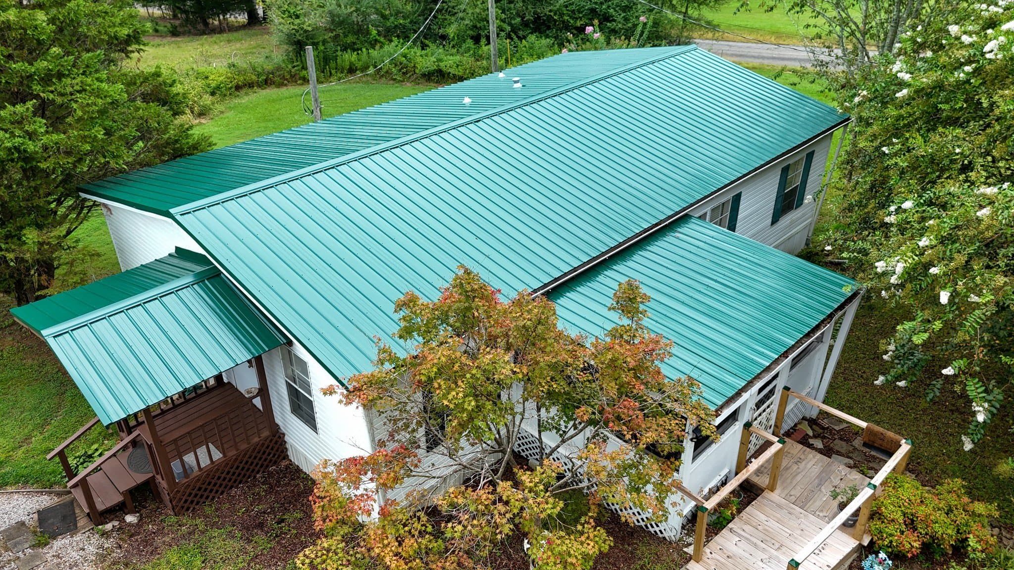 Teal metal — side elevation